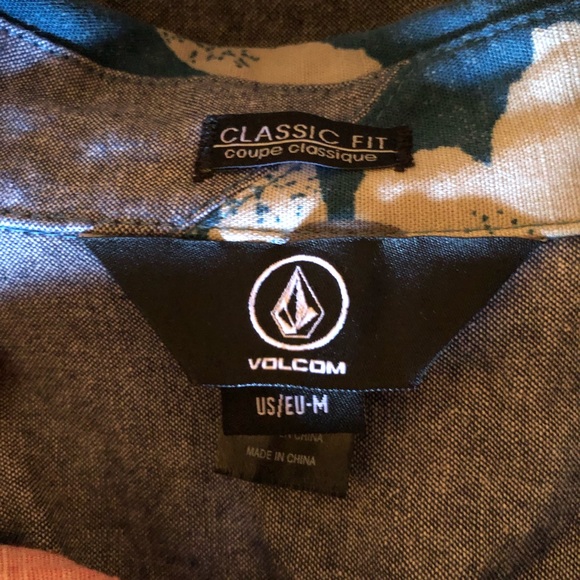 Volcom button-down - Picture 7 of 7